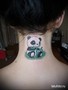 панда-ест-бамбук-татуировка-на-шее-женская-фото